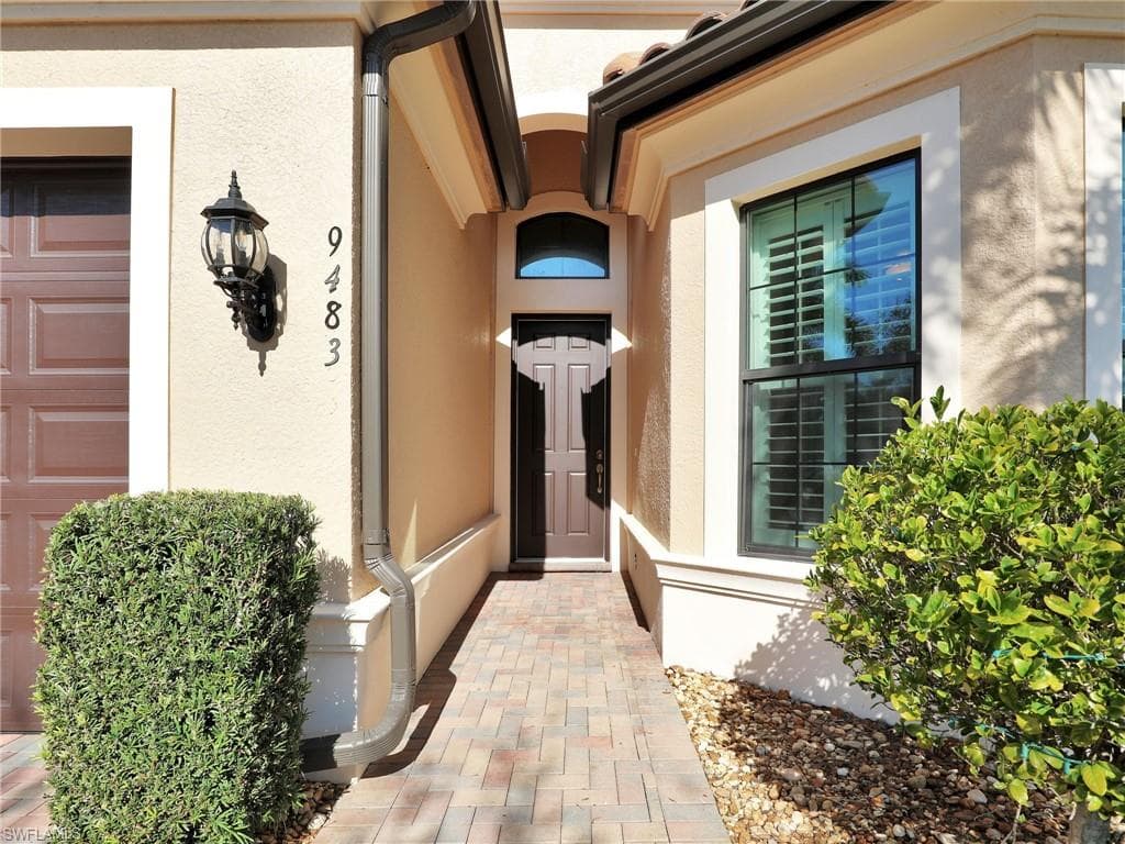 9483 Isla Bella CIR, BONITA SPRINGS FL 34135-3