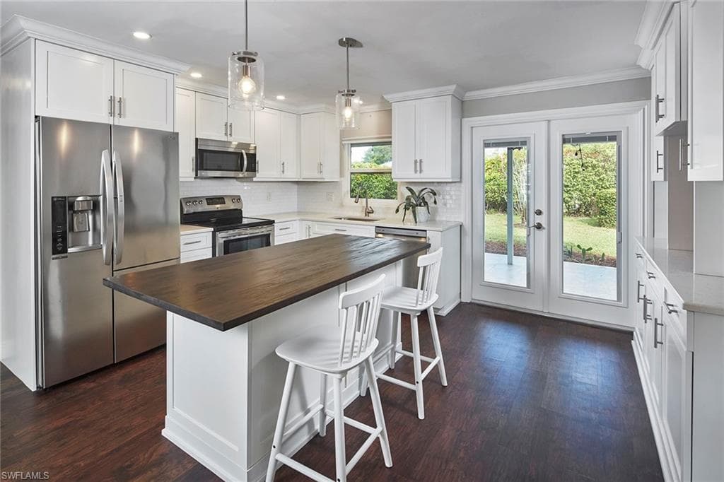 18 Lanai CIR, NAPLES FL 34112-5