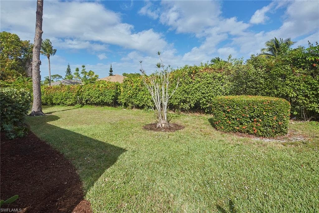 18 Lanai CIR, NAPLES FL 34112-16