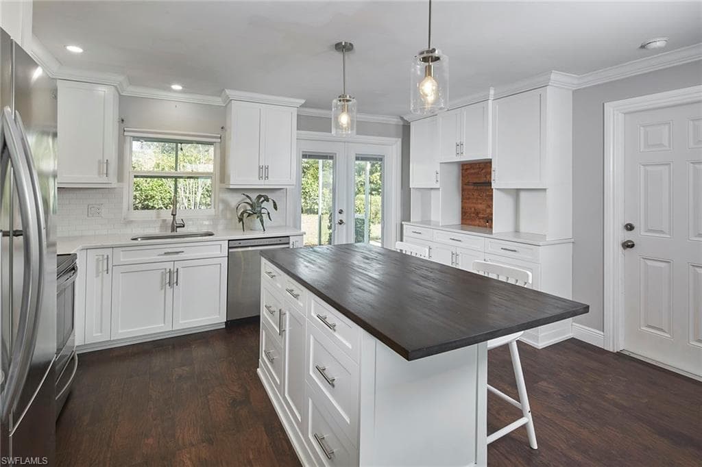 18 Lanai CIR, NAPLES FL 34112-6