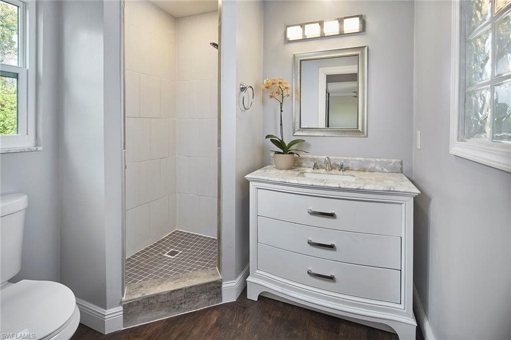 18 Lanai CIR, NAPLES FL 34112-8