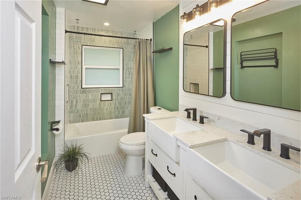 18 Lanai CIR, NAPLES FL 34112-10