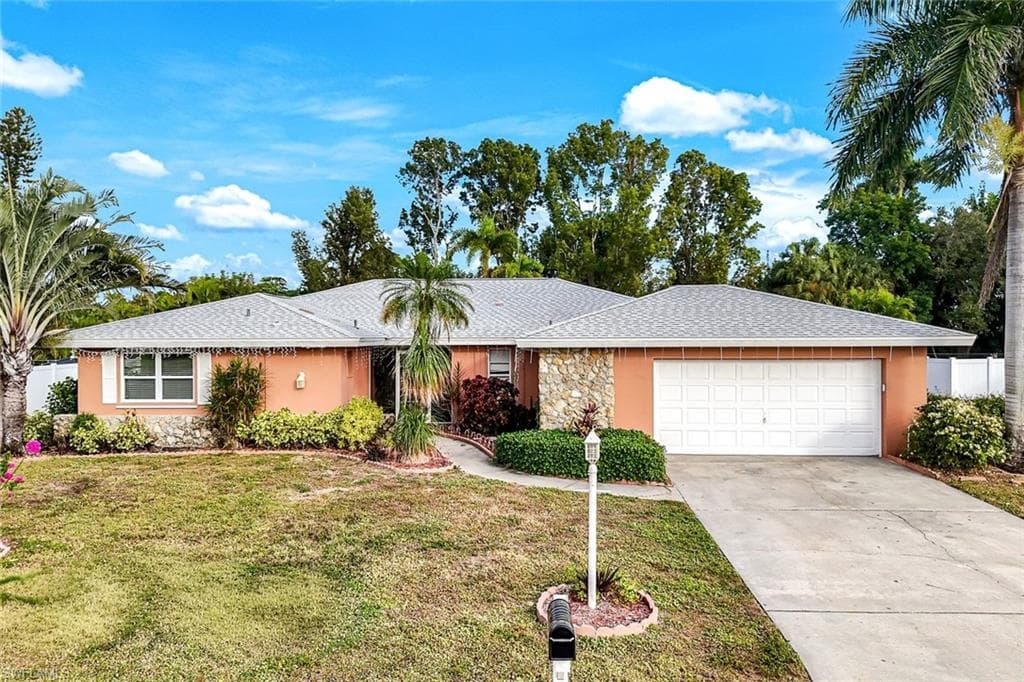 5203 SELBY DR, FORT MYERS FL 33919-1