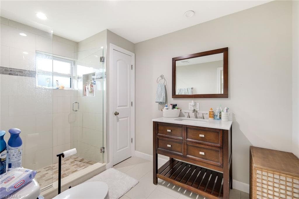 5203 SELBY DR, FORT MYERS FL 33919-21