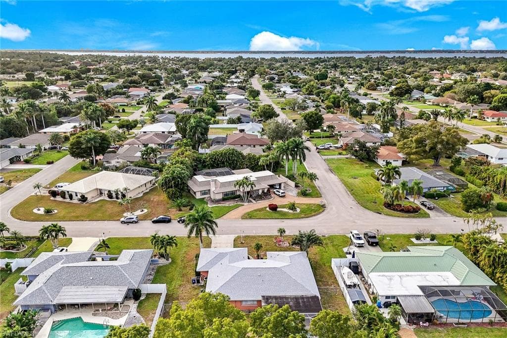 5203 SELBY DR, FORT MYERS FL 33919-32