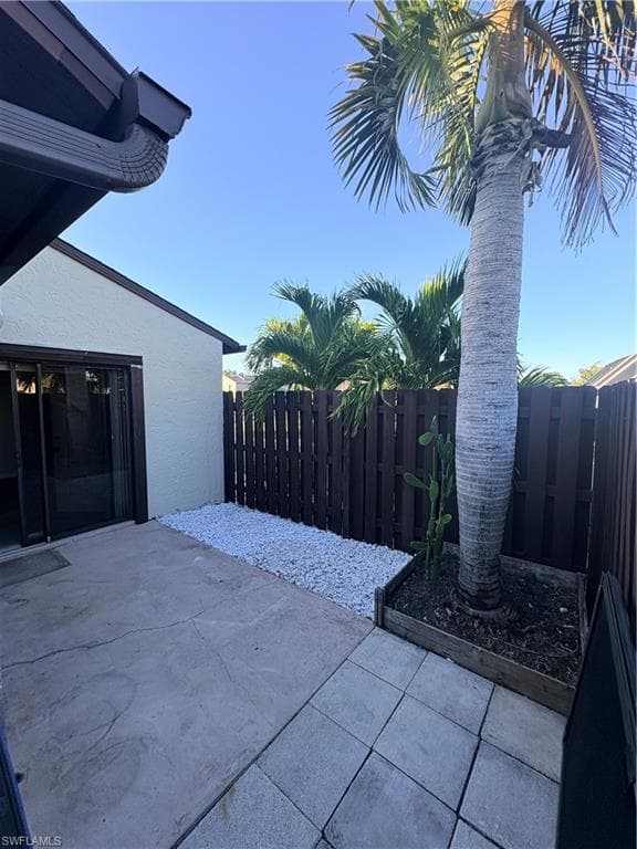 8893 Somerset BLVD, FORT MYERS FL 33919-25