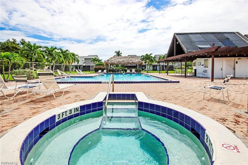 8893 Somerset BLVD, FORT MYERS FL 33919-27