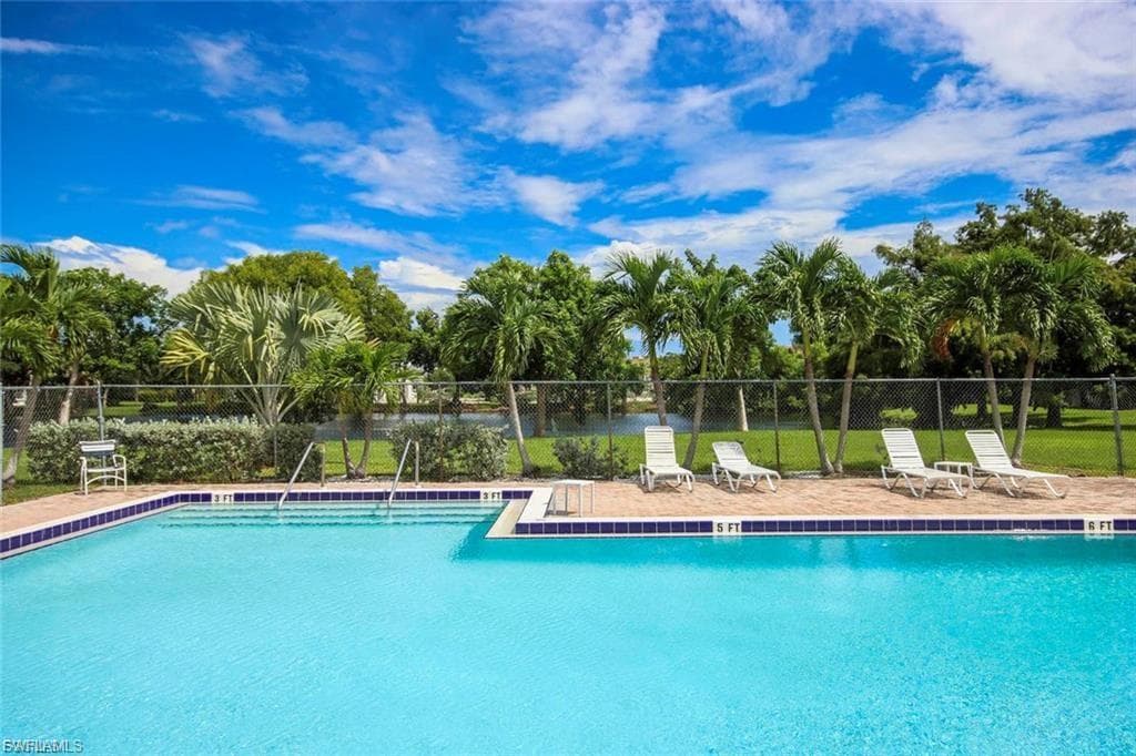 8893 Somerset BLVD, FORT MYERS FL 33919-28