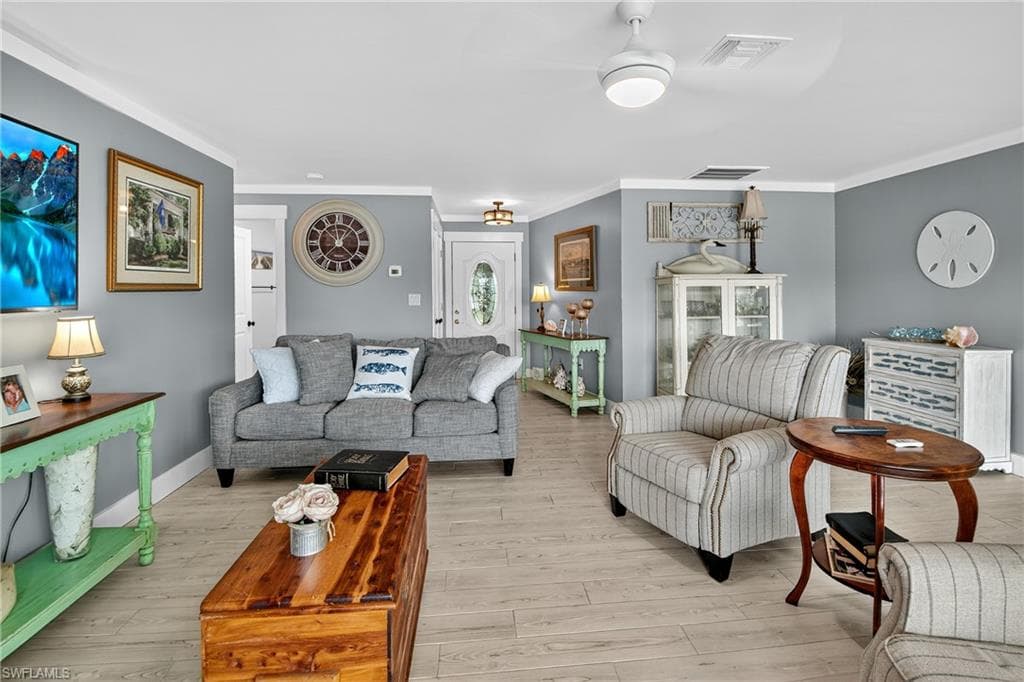 190 Tahiti CIR, NAPLES FL 34113-6