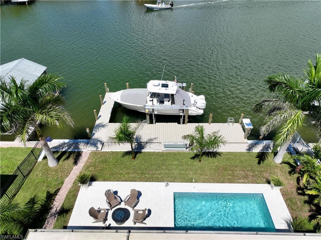 190 Tahiti CIR, NAPLES FL 34113-27