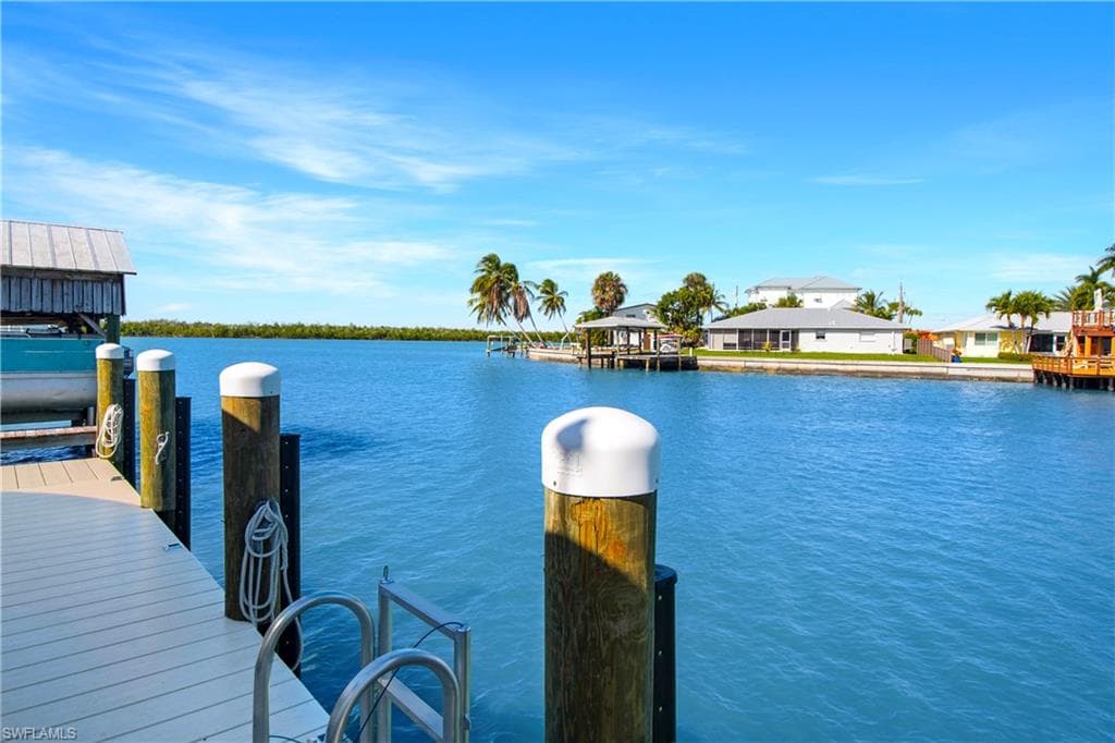 190 Tahiti CIR, NAPLES FL 34113-23