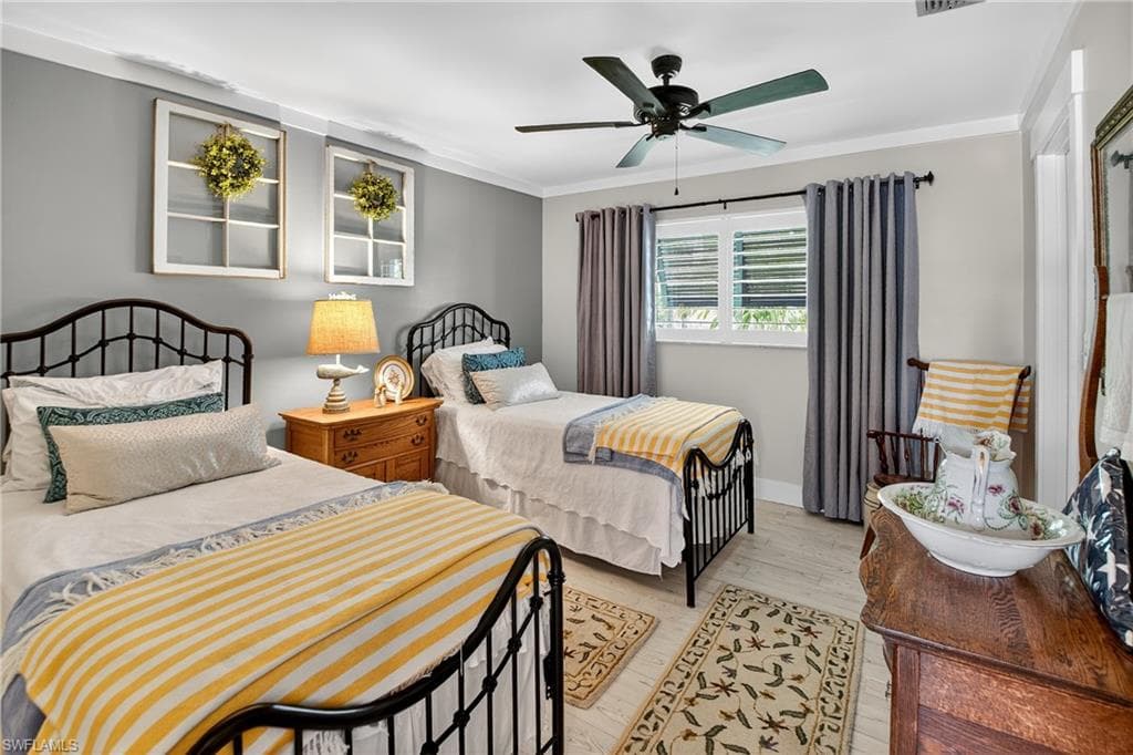 190 Tahiti CIR, NAPLES FL 34113-17