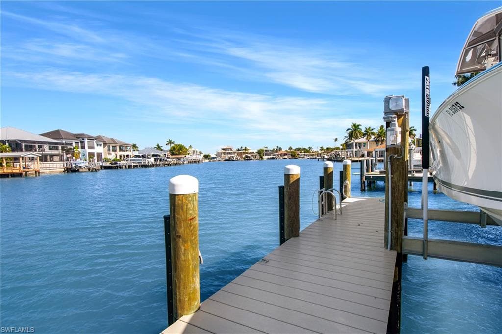 190 Tahiti CIR, NAPLES FL 34113-24