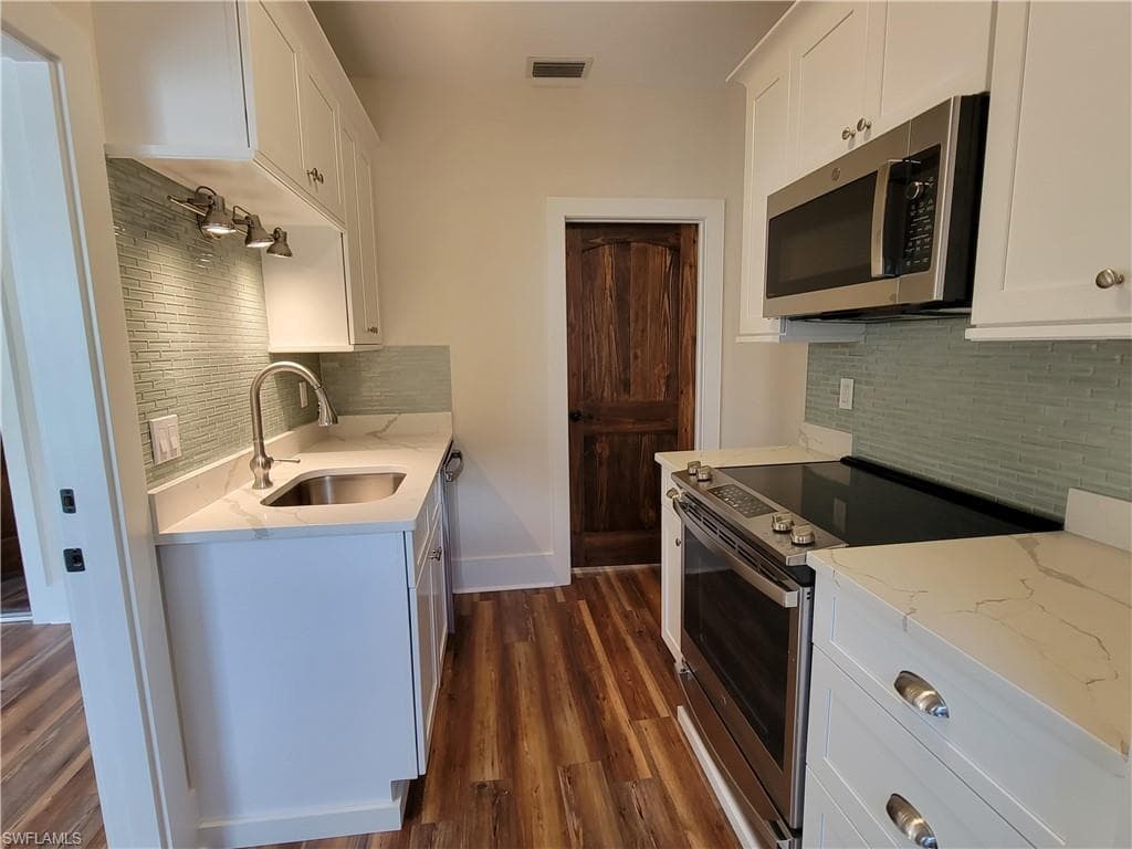 1603 Woodford AVE, FORT MYERS FL 33901-26
