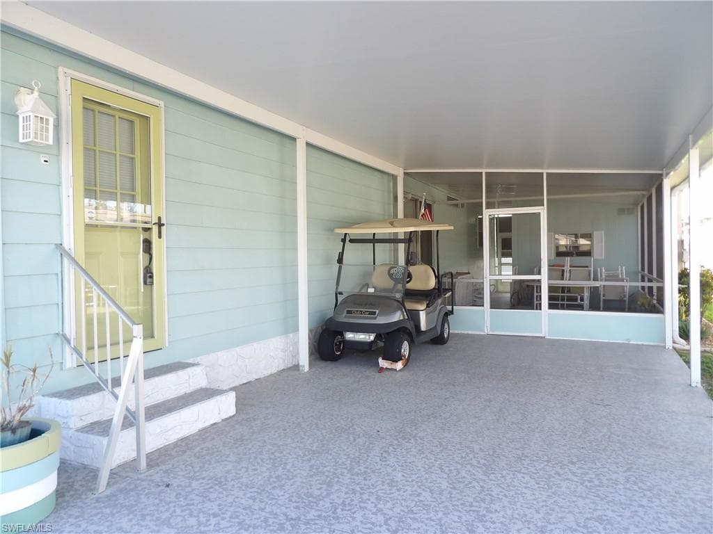 413 Timber LN N, NORTH FORT MYERS FL 33917-1