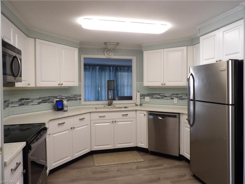 413 Timber LN N, NORTH FORT MYERS FL 33917-6