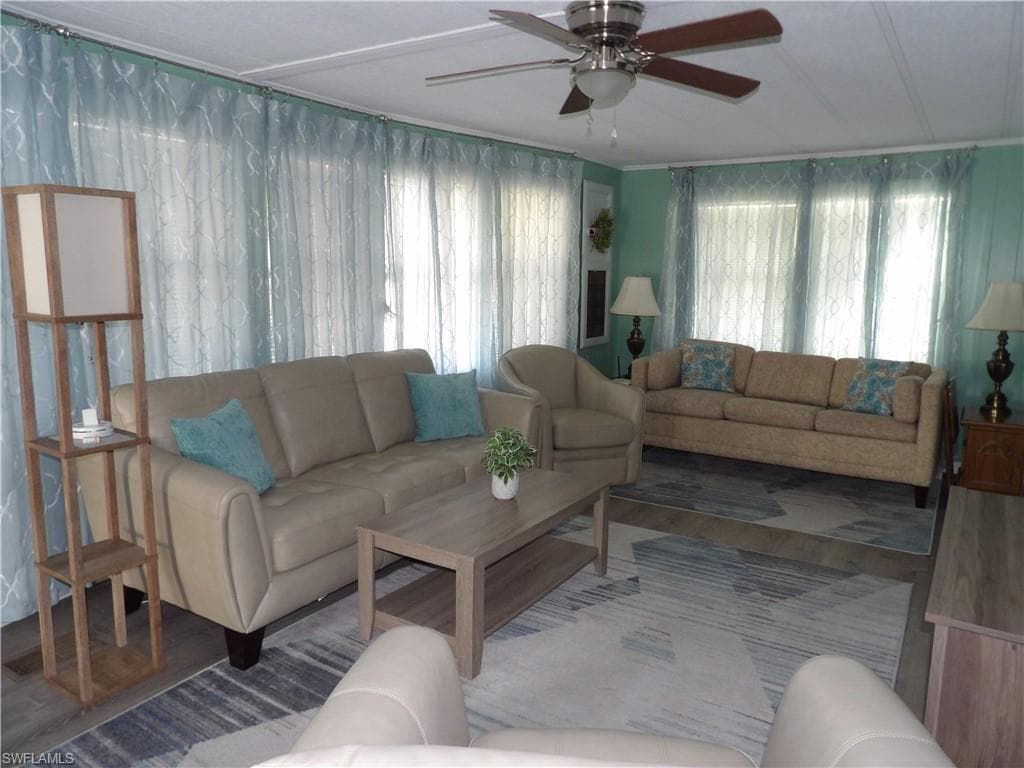 413 Timber LN N, NORTH FORT MYERS FL 33917-3