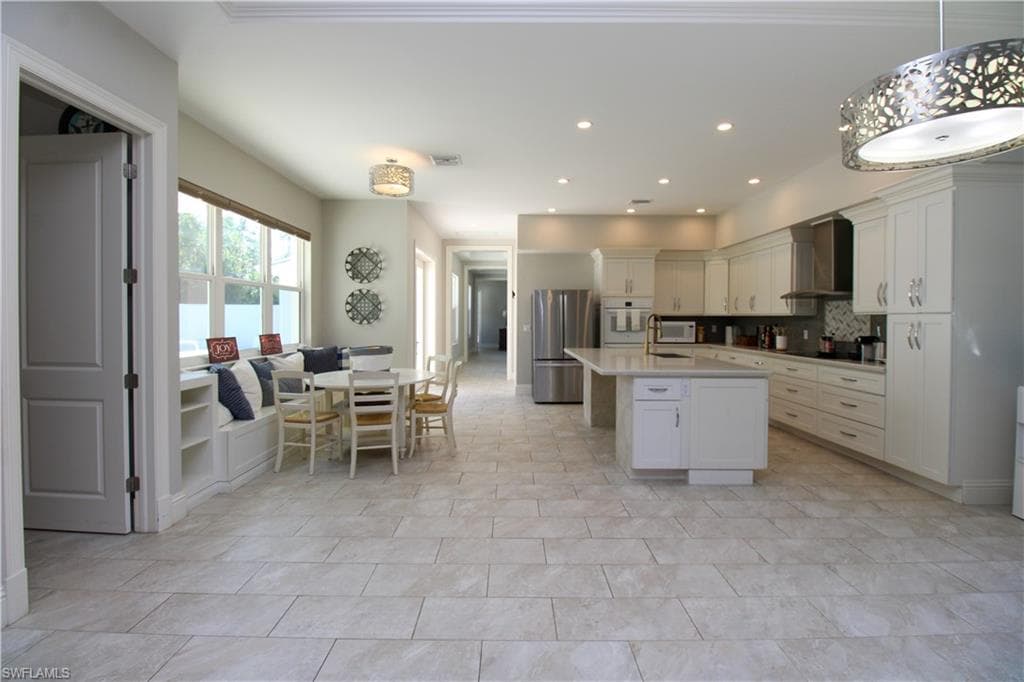 6184 WHITAKER RD, NAPLES FL 34112-30