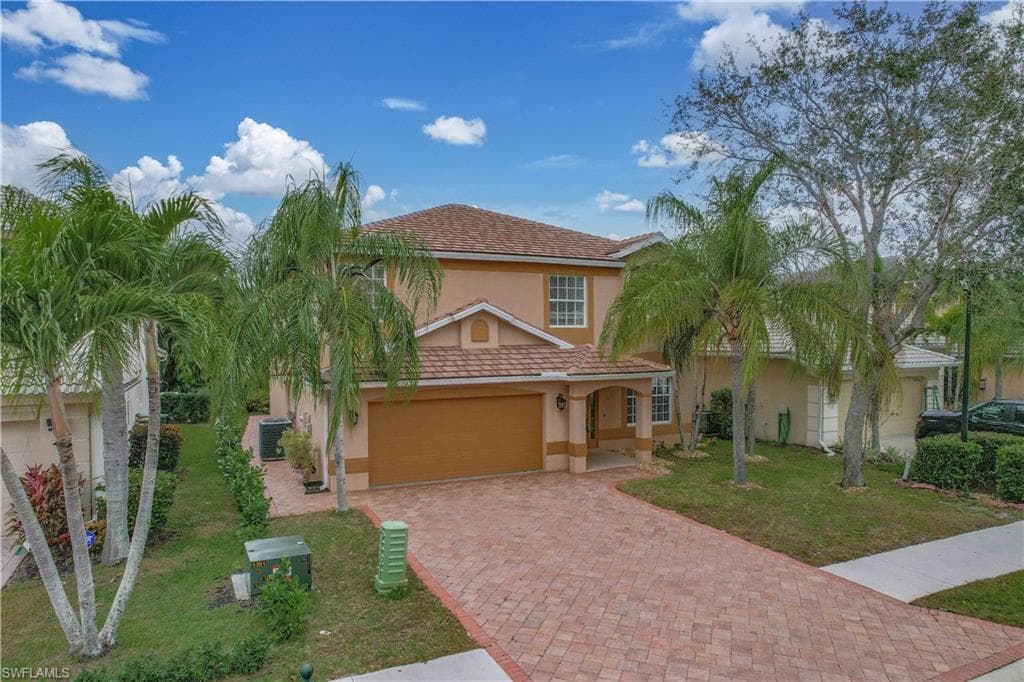 8271 Laurel Lakes WAY, NAPLES FL 34119-1