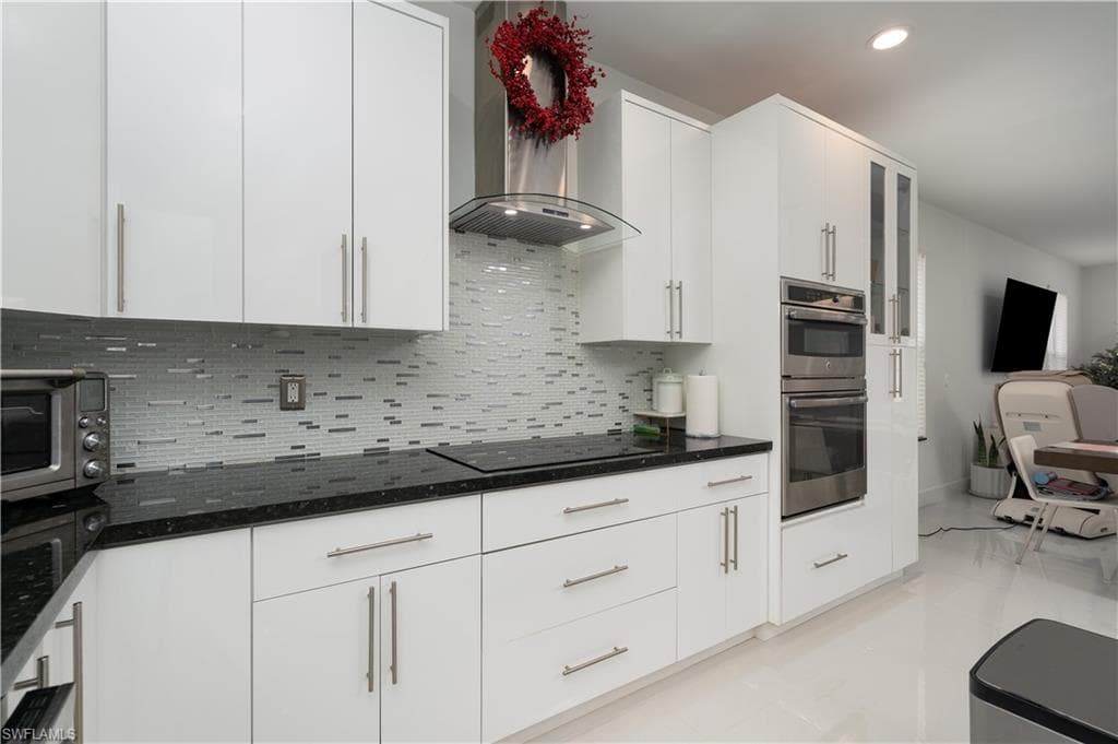 8271 Laurel Lakes WAY, NAPLES FL 34119-8