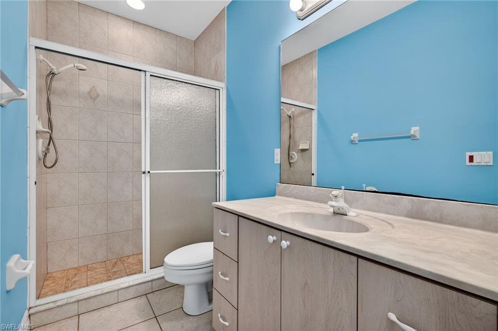 6476 Pine AVE, SANIBEL FL 33957-41