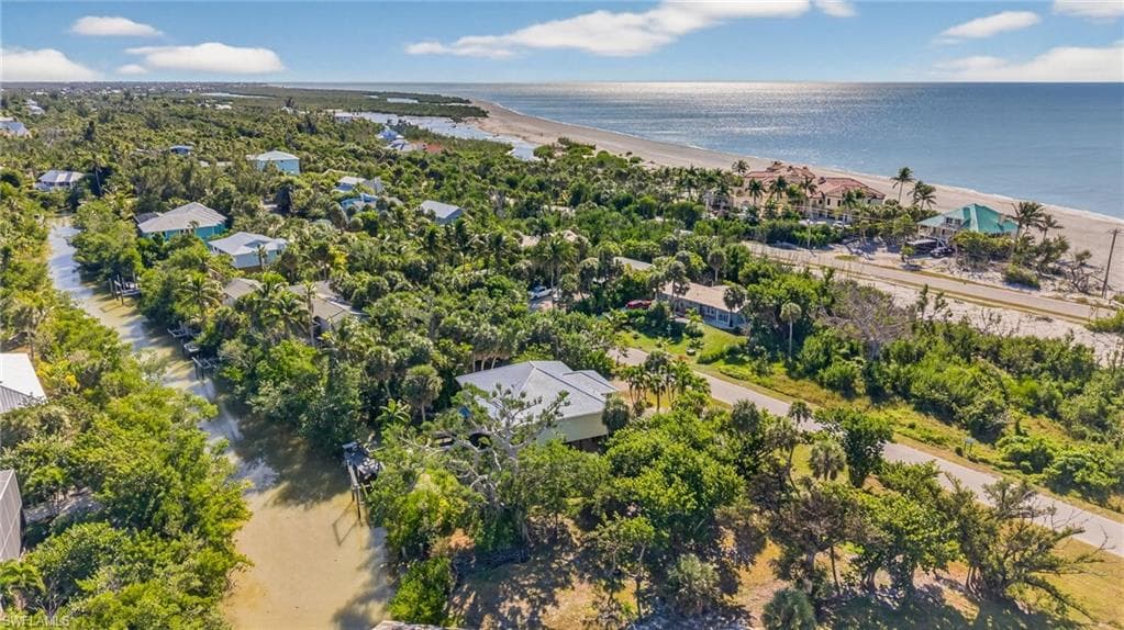 6476 Pine AVE, SANIBEL FL 33957-12