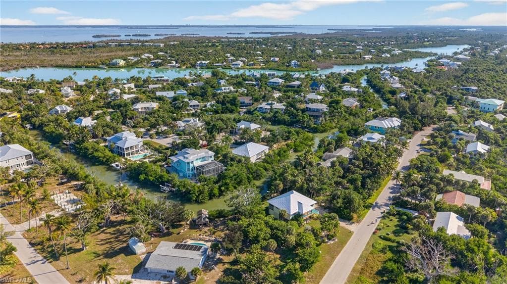 6476 Pine AVE, SANIBEL FL 33957-15