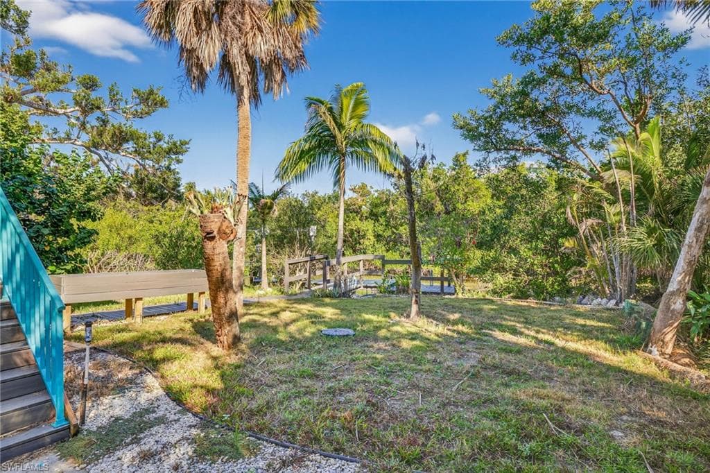6476 Pine AVE, SANIBEL FL 33957-11