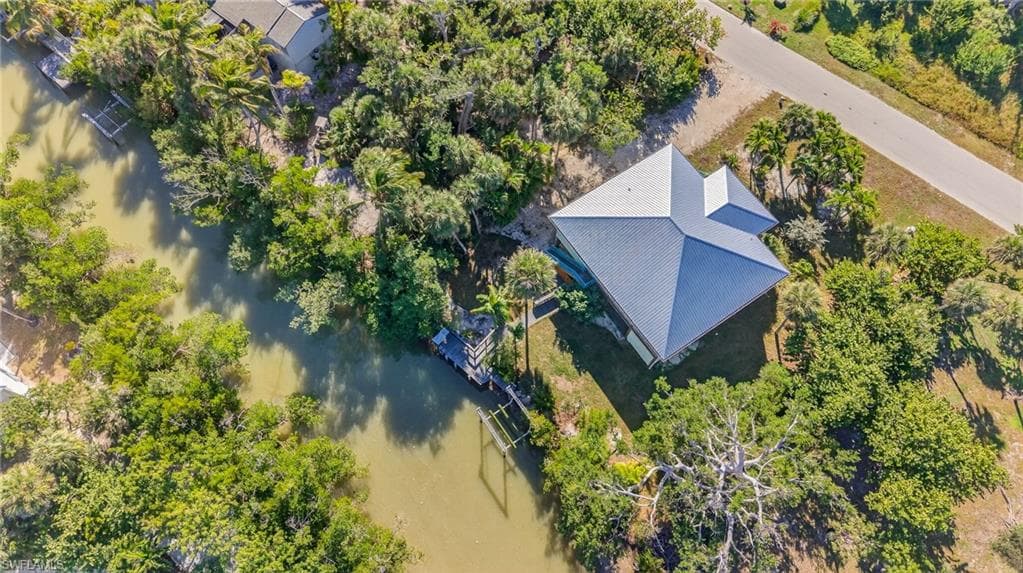 6476 Pine AVE, SANIBEL FL 33957-6