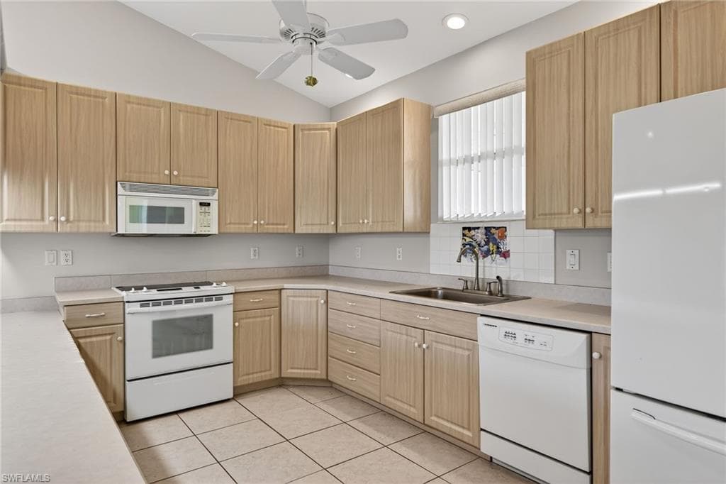 6476 Pine AVE, SANIBEL FL 33957-31