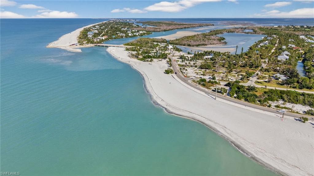 6476 Pine AVE, SANIBEL FL 33957-4