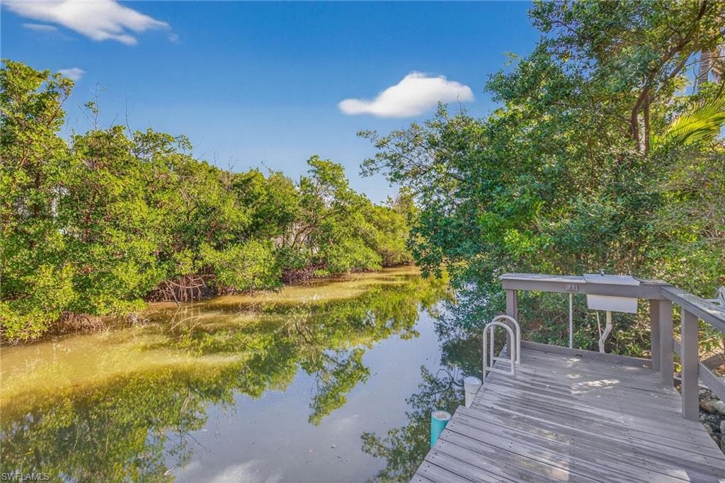 6476 Pine AVE, SANIBEL FL 33957-8