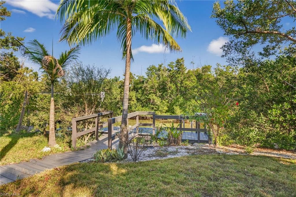6476 Pine AVE, SANIBEL FL 33957-9