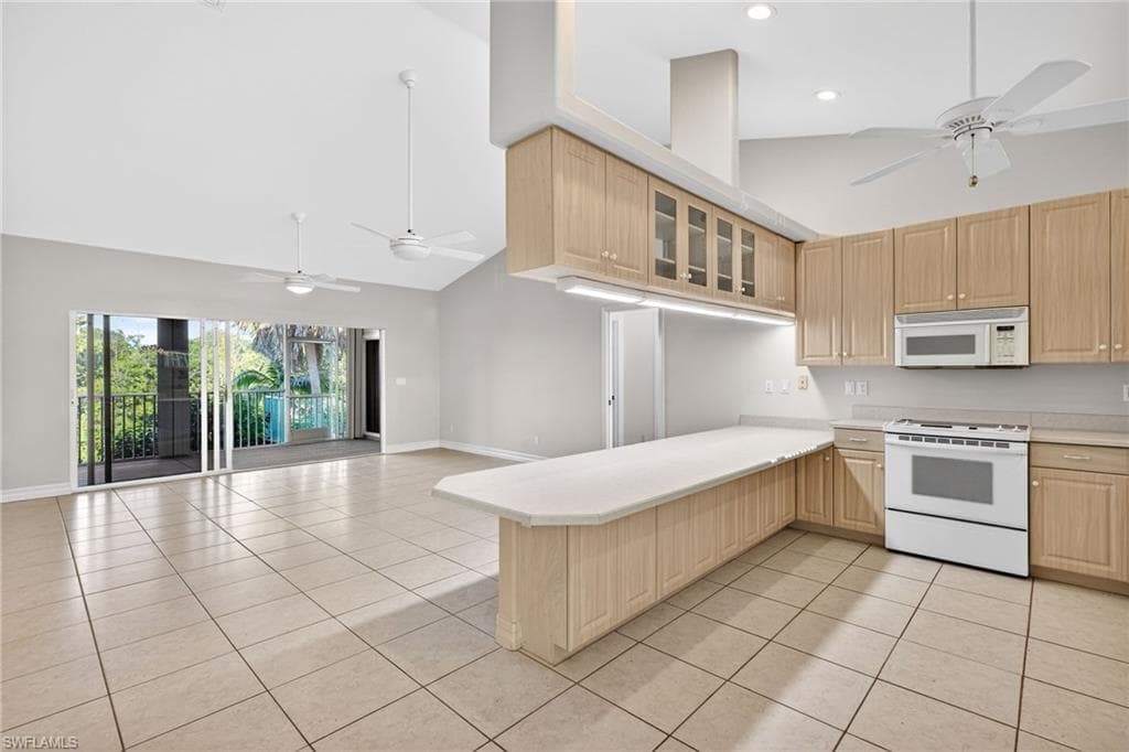 6476 Pine AVE, SANIBEL FL 33957-32