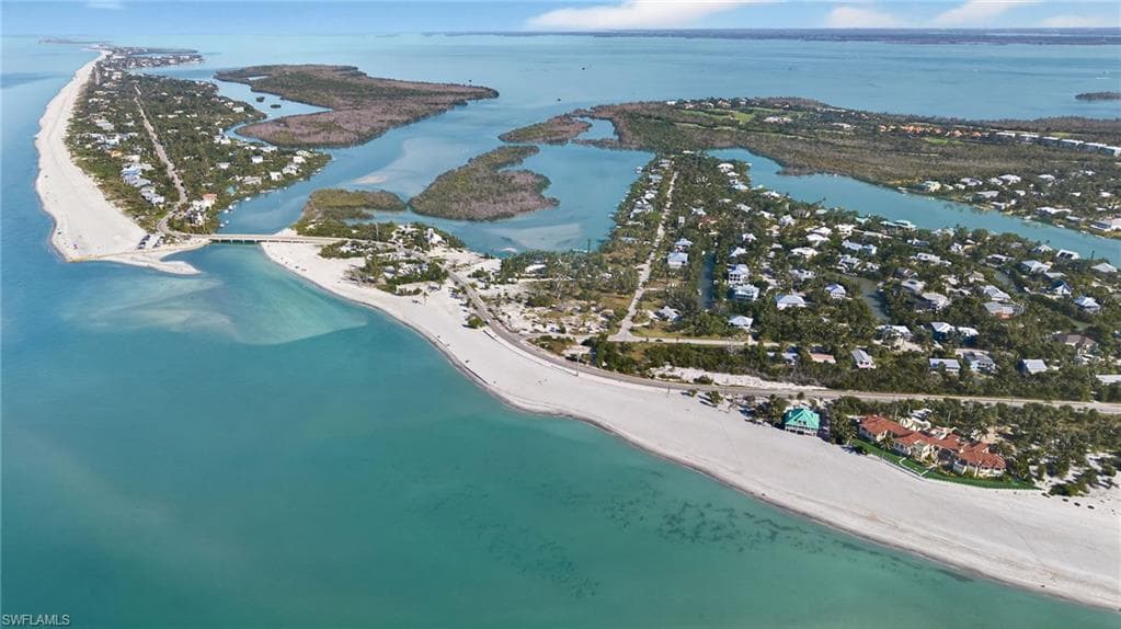 6476 Pine AVE, SANIBEL FL 33957-17