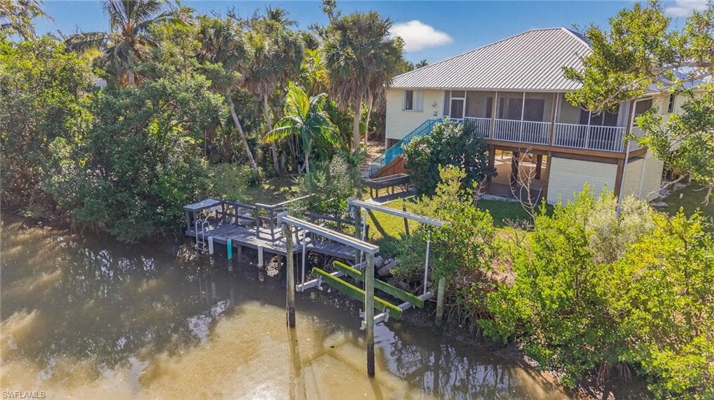 6476 Pine AVE, SANIBEL FL 33957-10