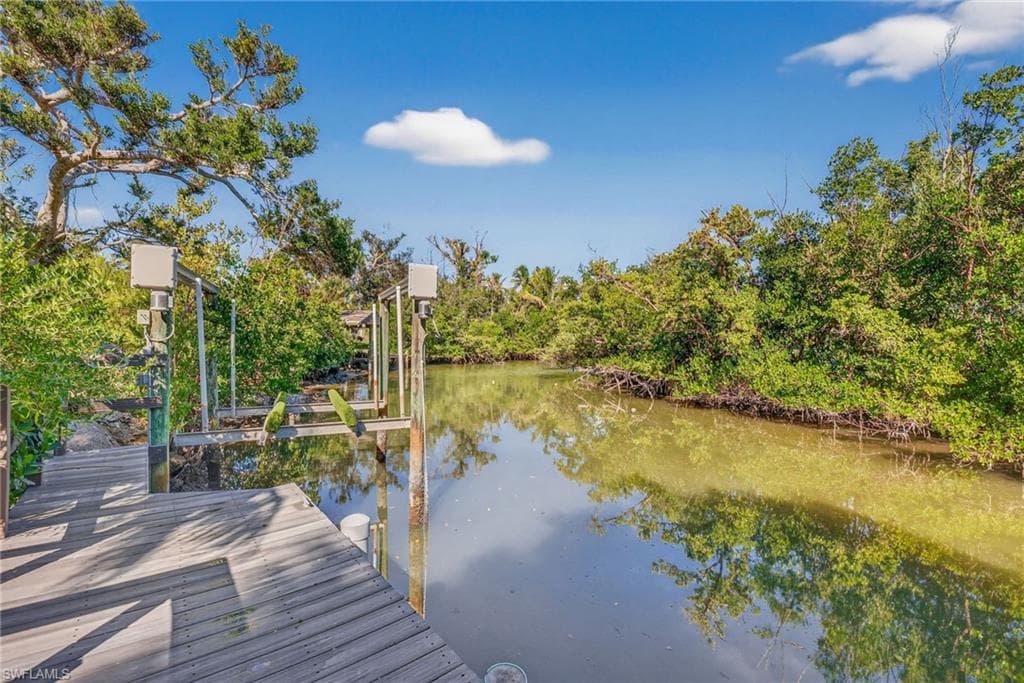 6476 Pine AVE, SANIBEL FL 33957-7