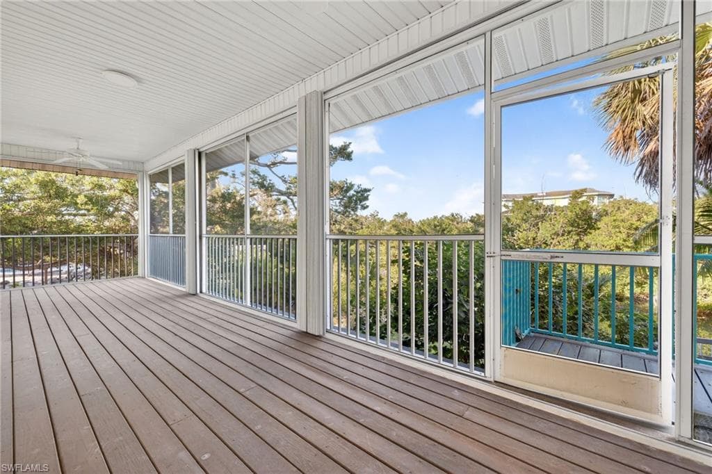 6476 Pine AVE, SANIBEL FL 33957-24