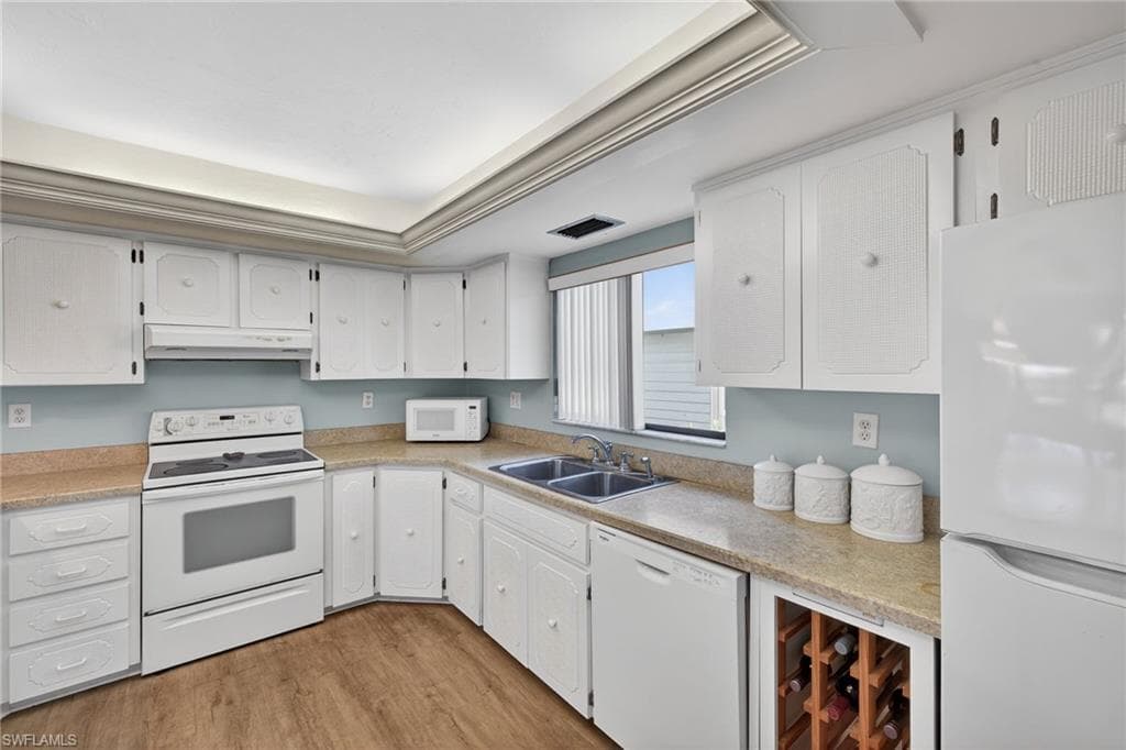 4570 Trawler CT # 102, FORT MYERS FL 33919-12