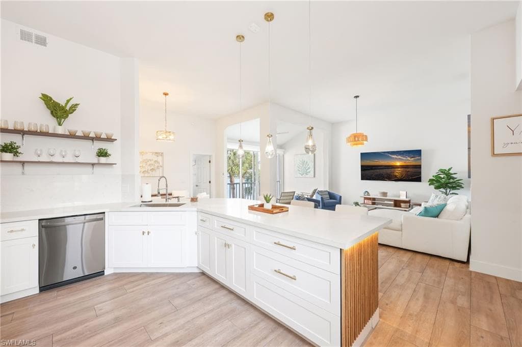 2711 Citrus Lake DR # F305, NAPLES FL 34109-16