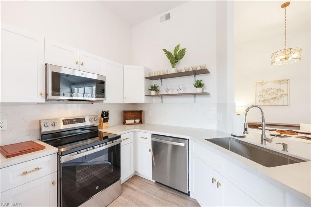 2711 Citrus Lake DR # F305, NAPLES FL 34109-15