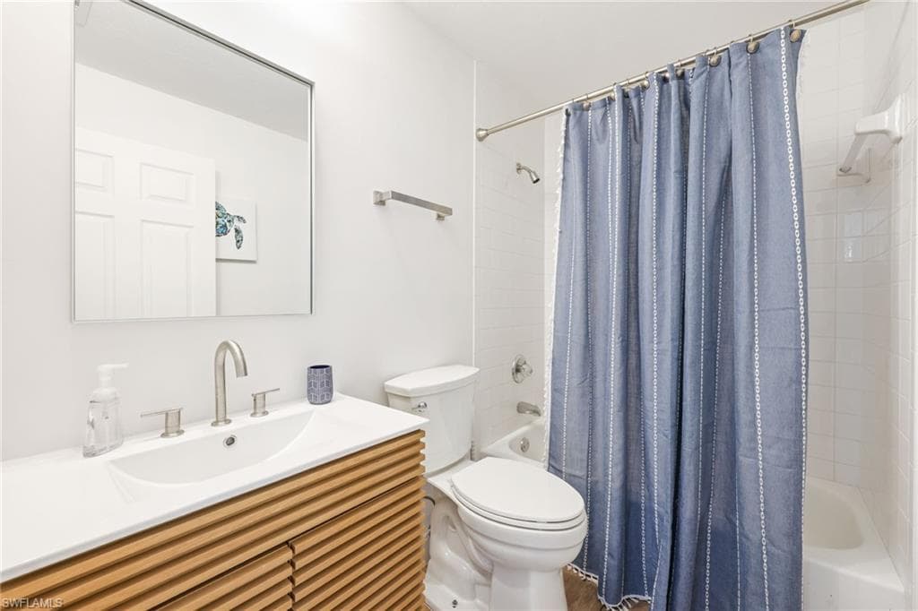 2711 Citrus Lake DR # F305, NAPLES FL 34109-29