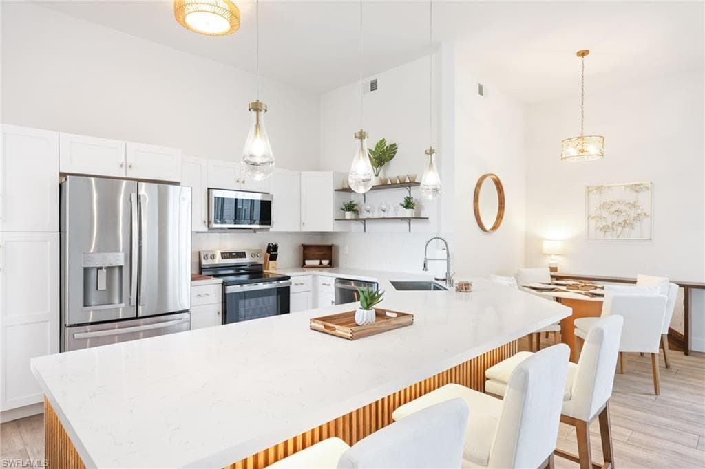 2711 Citrus Lake DR # F305, NAPLES FL 34109-17