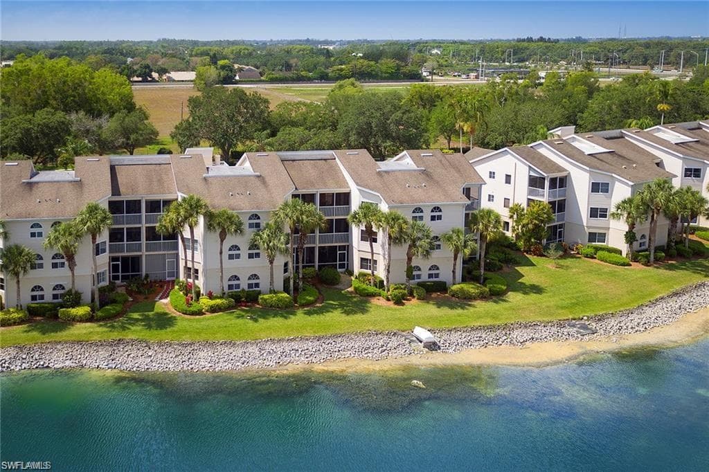 2711 Citrus Lake DR # F305, NAPLES FL 34109-49