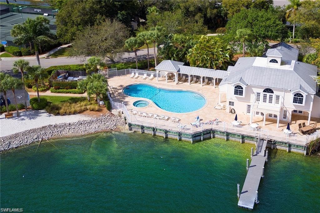 2711 Citrus Lake DR # F305, NAPLES FL 34109-38