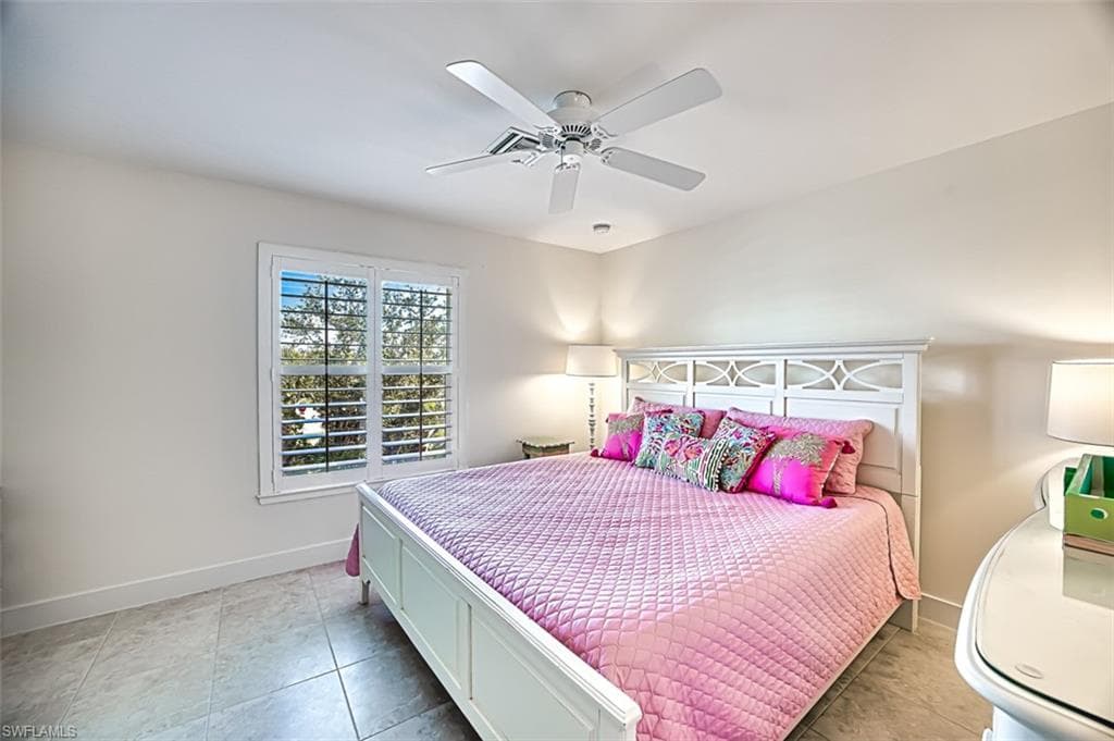 1233 Middle Gulf DR-26