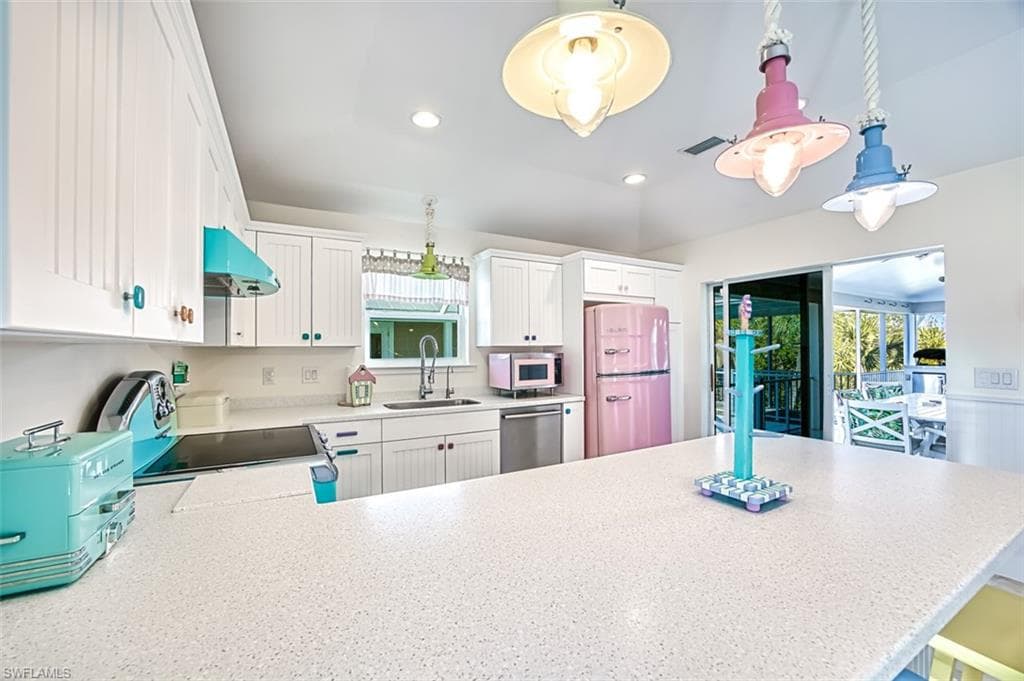 1233 Middle Gulf DR-15