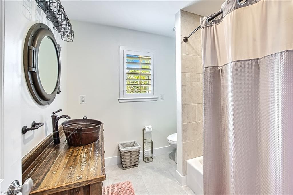 1233 Middle Gulf DR-27