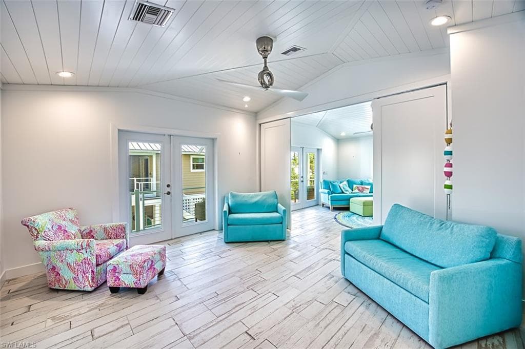1233 Middle Gulf DR-32