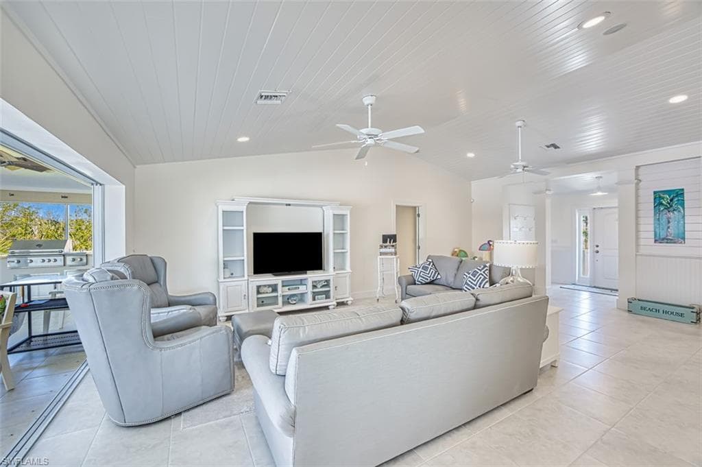 1233 Middle Gulf DR-10